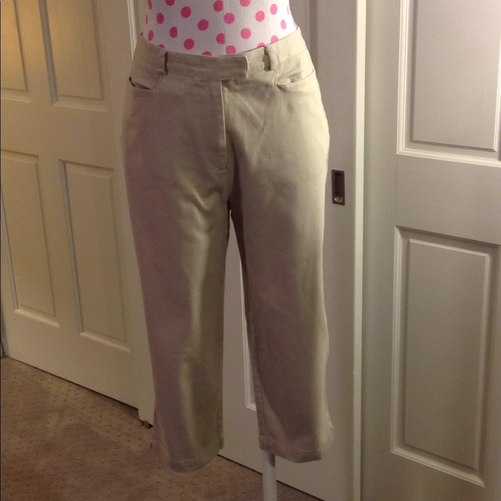 Beige cotton Capri pants